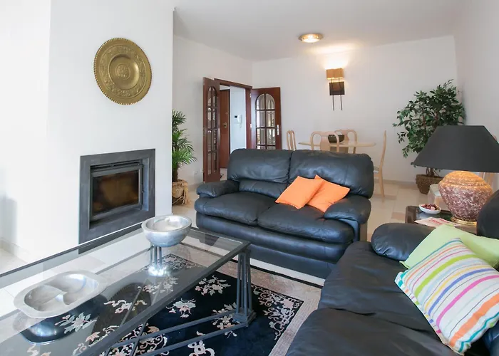 Casa Da Rocha By S&a *