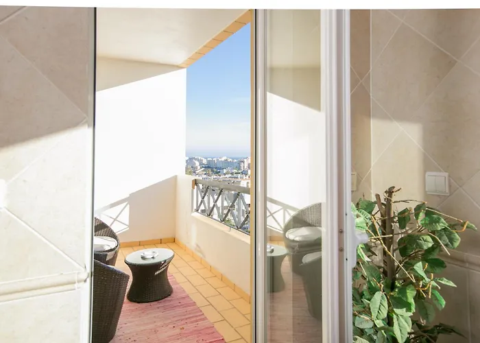 Casa Da Rocha By S&a *